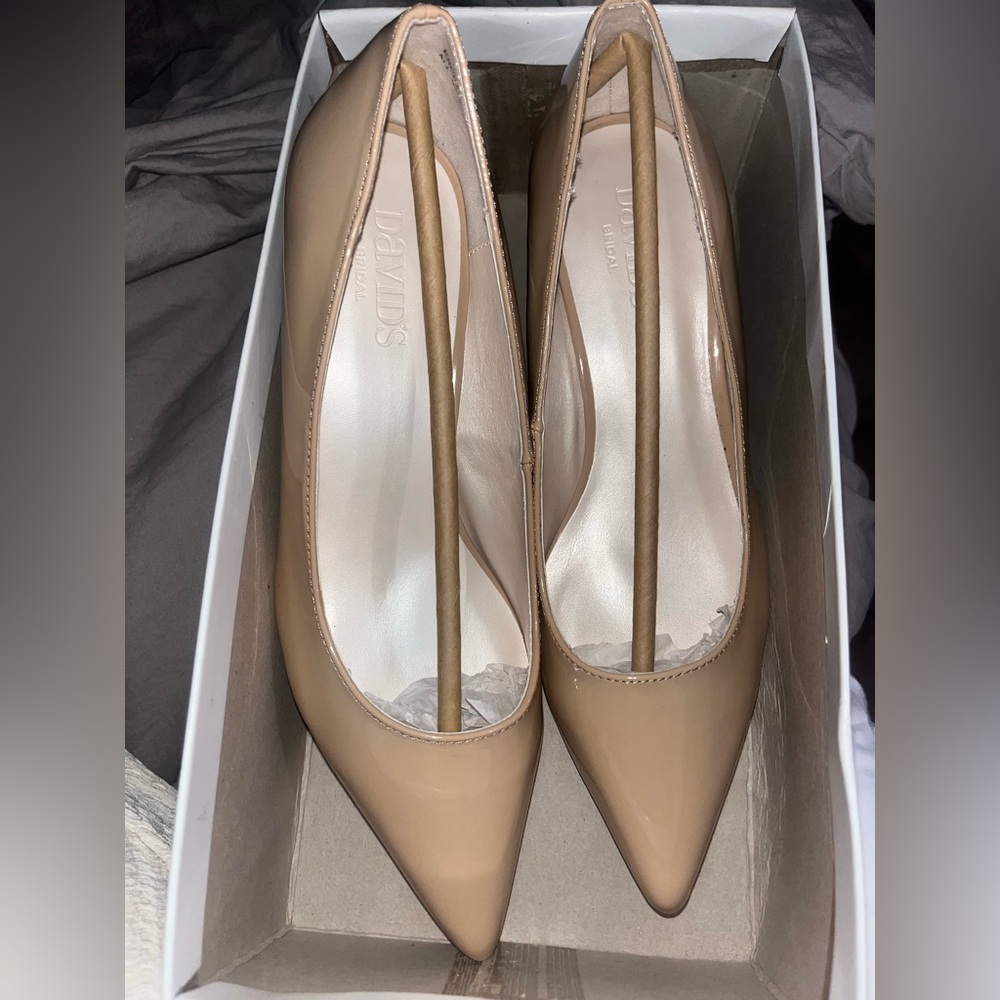Size 7 Nude Pointed Heels ✨ 2 inches